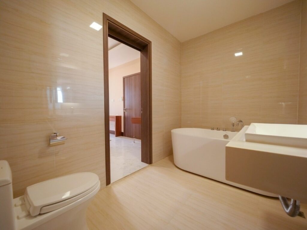 2-Bedroom-Condo-for-Sale-in-Orkide-The-Royal-Condominium-Bathroom