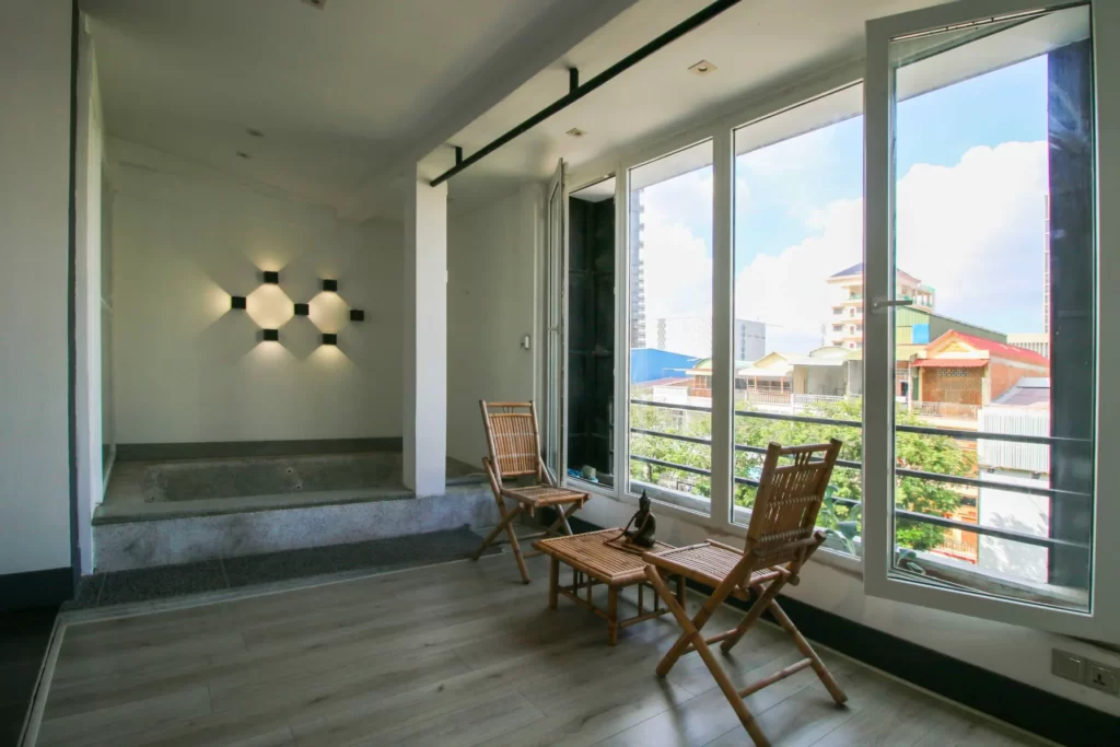 7-Makara-Renovated-Apartment-For-Sale-in-Central-Phnom-Penh-03