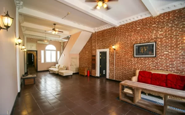 Colonial-House-for-Sale-5-Bedrooms-Riverside-Daun-Penh-04