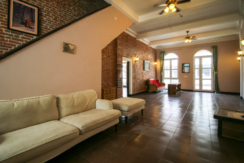 Colonial-House-for-Sale-5-Bedrooms-Riverside-Daun-Penh
