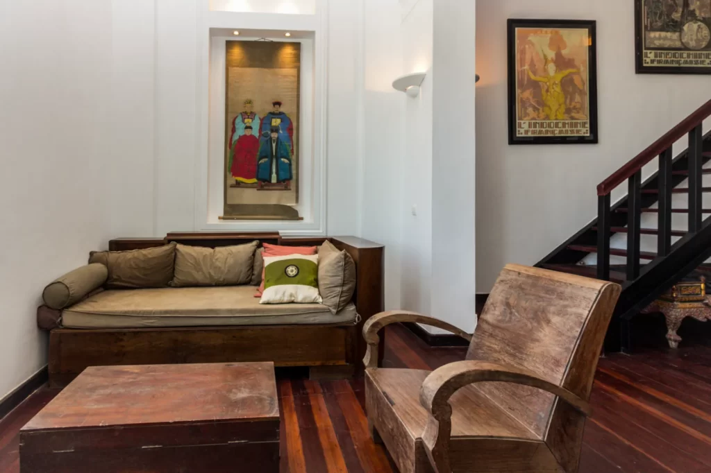 Daun-Penh-Duplex-Apartment-Art-Deco-with-River-View-For-Sale-06