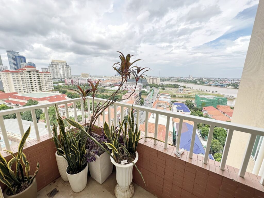 3-Bedroom-Apartment-at-Rose-Garden-Condo-Tonle-Bassac-For-Sale-04
