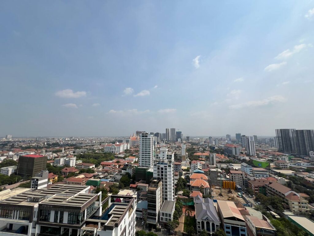 2-Bedroom-Condo-on-High-Floor-at-J-tower-2-for-Sale-in-BKK1-08