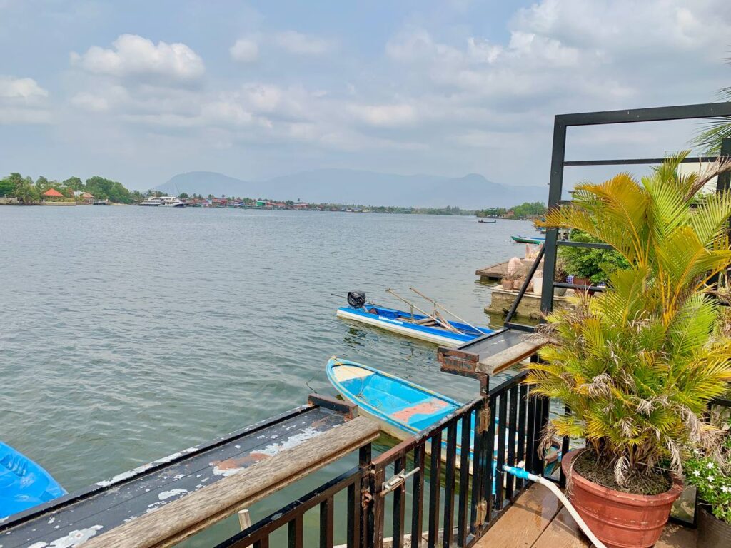 Apartments-for-rent-near-the-river-in-Kampot-town-10