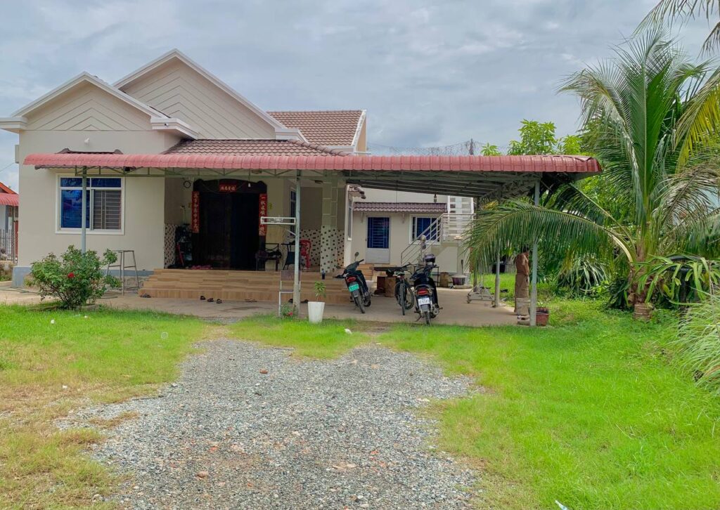 Nice-3-bedroom-home-for-rent-in-Kampot