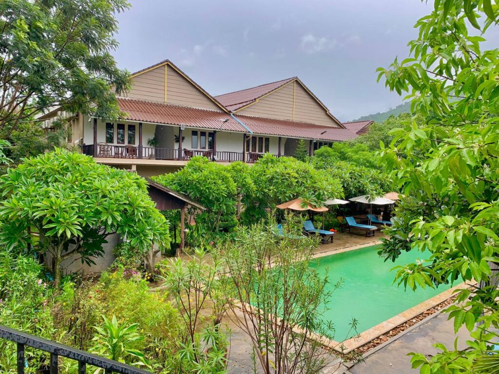 Resort-with-bungalows-for-rent-in-Kampot-03