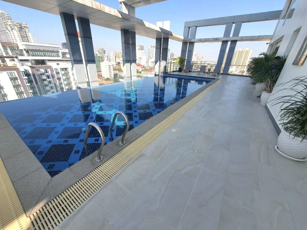 New 3 Bedroom Penthouse Serviced Apartment for lease