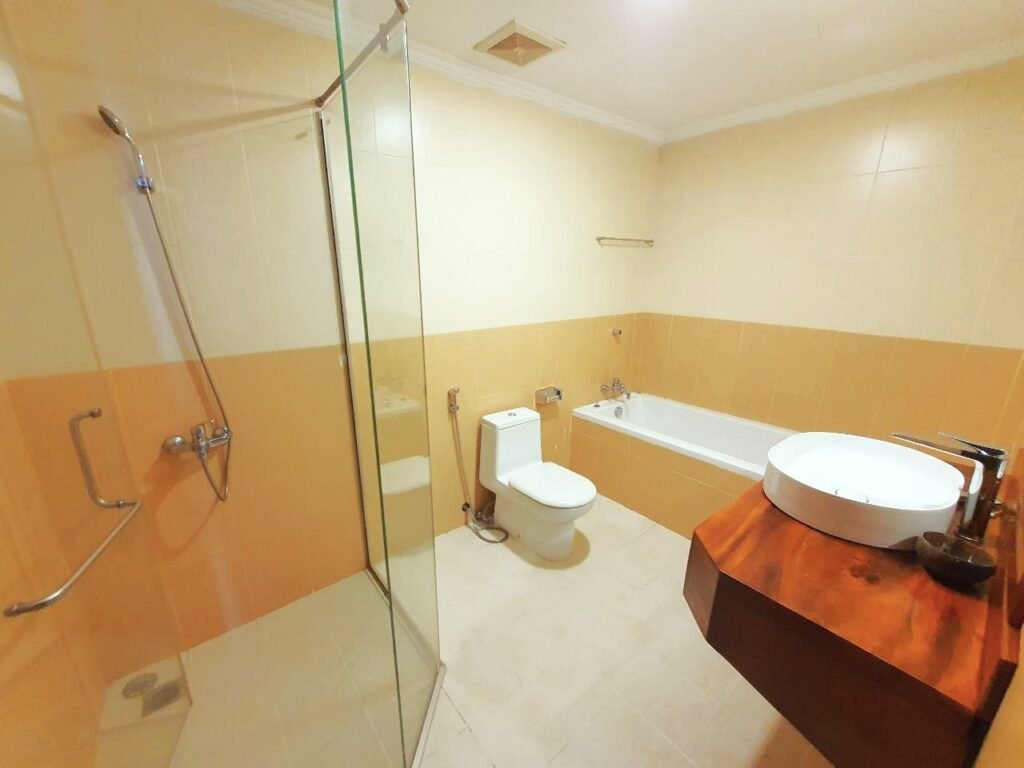 Western Style 2 Bedroom Serviced Apartment for Rent in BKK1