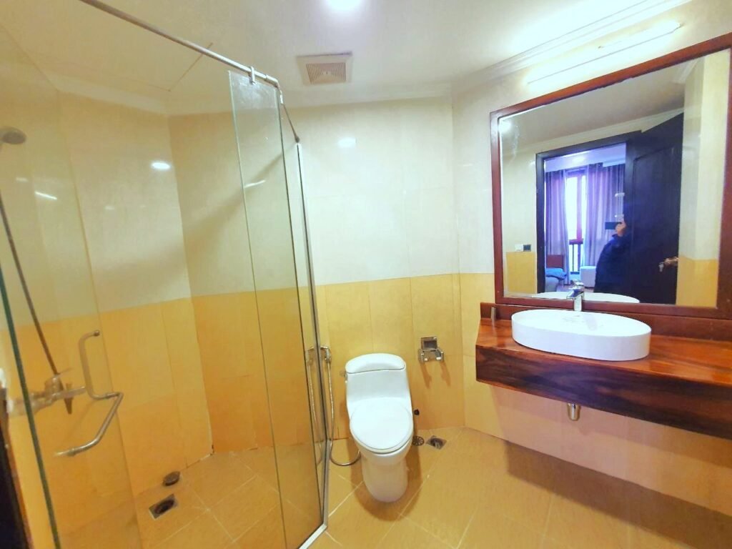 Western Style 2 Bedroom Serviced Apartment for Rent in BKK1