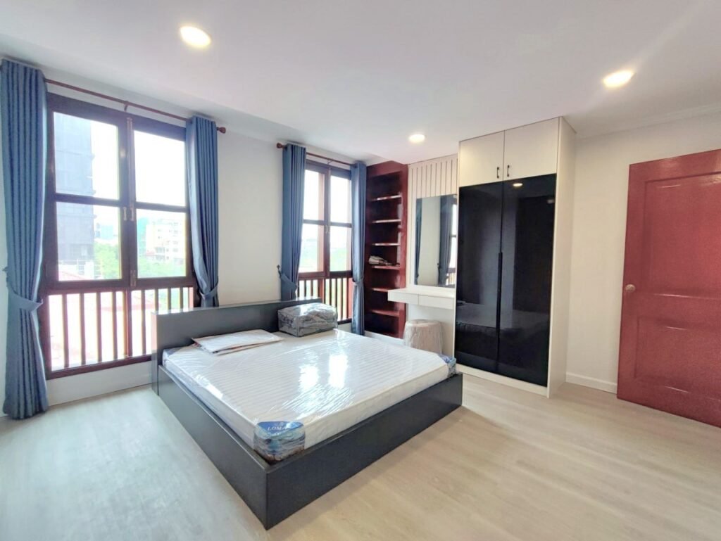 Western Style Fully Furnished Apartment for Lease in BKK1, Phnom Penh